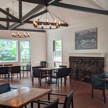 Waioli Kitchen and Bake Shop - Interior seating room - Breakfast & Brunch Near Me - Honolulu, Hawaii Waioli Kitchen and Bake Shop - Interior seating room - Breakfast & Brunch Near Me - Honolulu, Hawaii