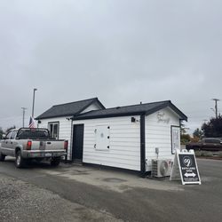 Original Grinds Coffee - Outside