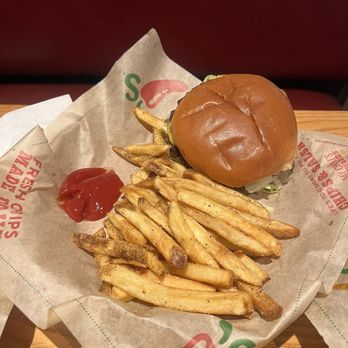 Chili's - Bacon Cheeseburger - Tex-Mex Near Me - Tallahassee, Florida Chili's - Bacon Cheeseburger - Tex-Mex Near Me - Tallahassee, Florida