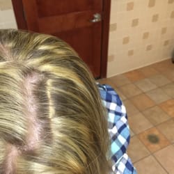 Contours Beauty Salon - Highlights are not supposed to look like this.
