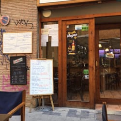 Local, platos y precios. Comida cubana-española casera