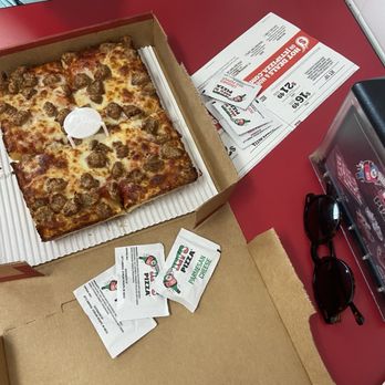 Jet's Pizza - Deep Dish 4 Corner with Sausage - Pizza Near Me - Oakland Park, Florida
