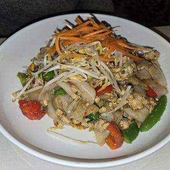 Hey Bangkok! - Dry drunken noodles - Thai Near Me - Denver, Colorado