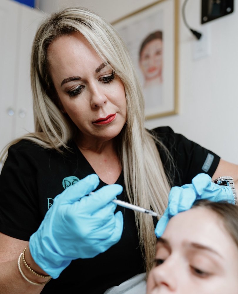 Revive Aesthetics & Healthcare Logo