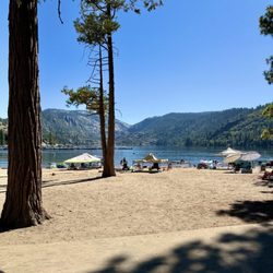 Strawberry Inn - Pinecrest lake