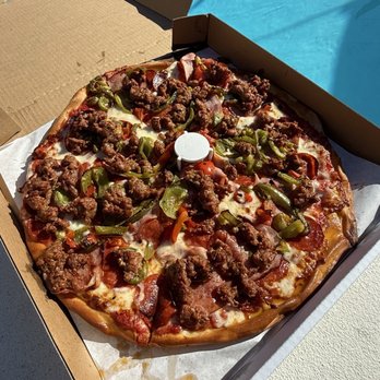 Gondola Pizza - Lg Deluxe Pizza no anchovies - Pizza Near Me - La Mirada, California Gondola Pizza - Lg Deluxe Pizza no anchovies - Pizza Near Me - La Mirada, California