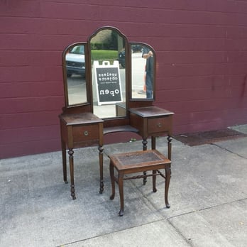 useless objects - a lovely little vanity - Antiques Near Me - Rochester, New York useless objects - a lovely little vanity - Antiques Near Me - Rochester, New York