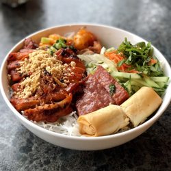 Pho Saigon - Bun-vermicelli noodle combo