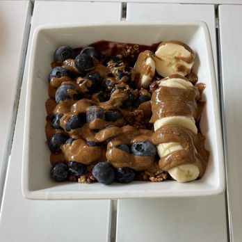 Fuzzbee's - Classic Acai with almond butter - Salad Near Me - Miami, Florida