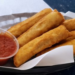 Ice House Bar and Grill - Mozzarella sticks were good.
