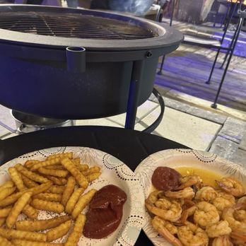 Skippers Dock and Steam Machine - Shrimp and fries - Seafood Markets Near Me - Destin, Florida Skippers Dock and Steam Machine - Shrimp and fries - Seafood Markets Near Me - Destin, Florida