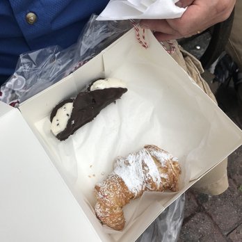 Carlo's Bakery - Bakeries Near Me - Hoboken, New Jersey