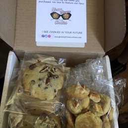 I love the presentation. I ordered Pecan Passion Cookie and Banana Pudding Cookies with Chessmen Cookies. I love the presentation. I ordered Pecan Passion Cookie and Banana Pudding Cookies with Chessmen Cookies.