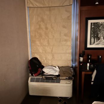 Hampton Inn West Springfield - Suitcase holder - Hotels Near Me - West Springfield, Massachusetts