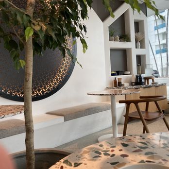 Black Canvas Coffee - Beautiful interior - Breakfast & Brunch Near Me - Beverly Hills, California