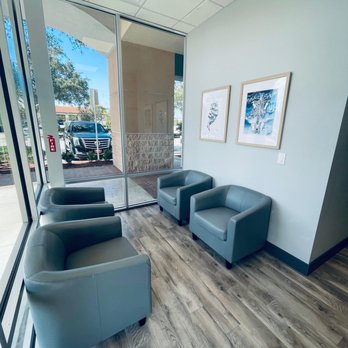 Halsey Chiropractic and Acupuncture - Halsey Chiropractic and Acupuncture Waiting Room - Chiropractors Near Me - Estero, Florida Halsey Chiropractic and Acupuncture - Halsey Chiropractic and Acupuncture Waiting Room - Chiropractors Near Me - Estero, Florida