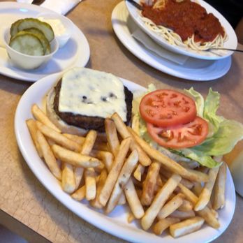 Holiday Diner - Diners Near Me - Danbury, Connecticut Holiday Diner - Diners Near Me - Danbury, Connecticut