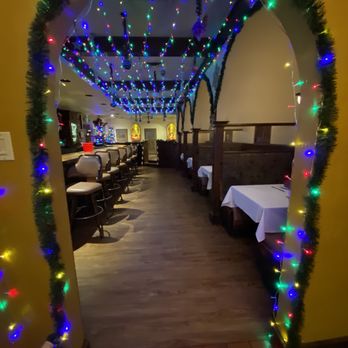 Giovanni's Restaurant - an archway decorated with christmas lights - Italian Near Me - Munster, Indiana