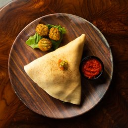 Hummus with Falafel Crêpe