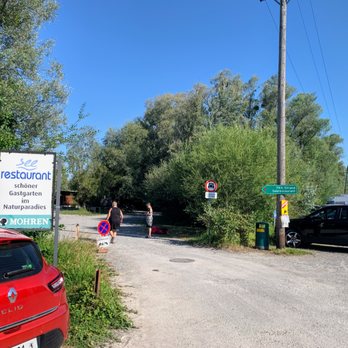 FKK-Strandbad Hard - Wer früh am Morgen eintrifft, hat es nicht weit vom Parkplatz zum Eingang - Bathing Area Near Me - Hard, 8