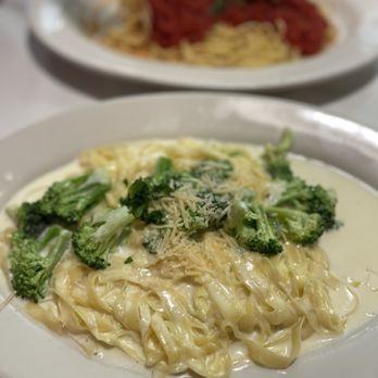 Bravo Restaurant - Creamy fettuccine Alfredo - Italian Near Me - Aiea, Hawaii Bravo Restaurant - Creamy fettuccine Alfredo - Italian Near Me - Aiea, Hawaii