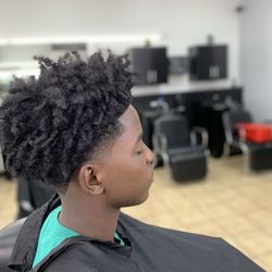 Garland at Full circle salon suites - Taper fade