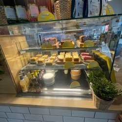 SUNNY SIDE UP - Pastry case