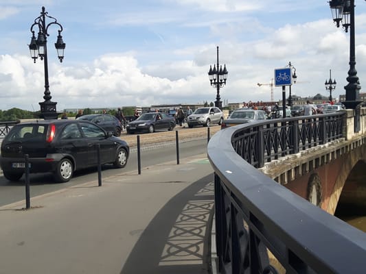 Pont de Pierre by null