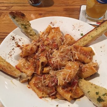 Bello's Pub & Grill - Best bolognaise ever. Not kidding. - American Near Me - Newark, New Jersey Bello's Pub & Grill - Best bolognaise ever. Not kidding. - American Near Me - Newark, New Jersey