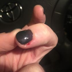 Tina's Nails - Cut me !