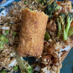 Wok n Roll - Pork egg roll, hunan chicken & shrimp, and veggie fried rice.
