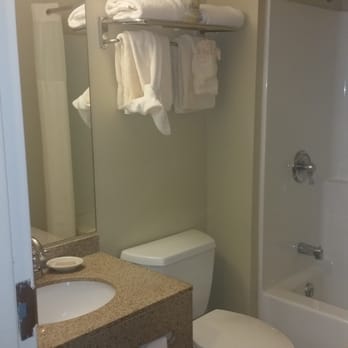 The Pointe at Castle Hill - Bathroom was super clean and had Aveda Shampoo and conditioner as well as soaps. Lots of fresh towels - Hotels Near Me - Proctorsville, Vermont The Pointe at Castle Hill - Bathroom was super clean and had Aveda Shampoo and conditioner as well as soaps. Lots of fresh towels - Hotels Near Me - Proctorsville, Vermont