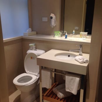 The Victoria Hotel - Hotels Near Me - Melbourne, VIC