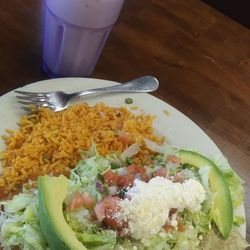 El Amanecer Latino Market - Chicken enchiladas and horchata
