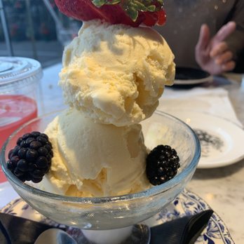 Caffe Concerto - Concerto vanilla ice cream - Pizza Near Me - Los Angeles, California Caffe Concerto - Concerto vanilla ice cream - Pizza Near Me - Los Angeles, California