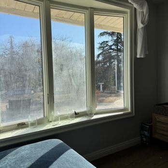 Ducking Clean Windows - Two panels on the left before ducking, panel on the right after ducking - Solar Panel Cleaning Near Me