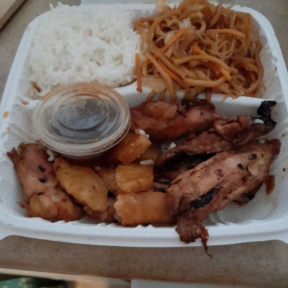 My aunt sells real Filipino food & has a food truck in Santa Maria California. Hunnybeez Filipino food is a joke. My aunt sells real Filipino food & has a food truck in Santa Maria California. Hunnybeez Filipino food is a joke.