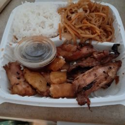 My aunt sells real Filipino food & has a food truck in Santa Maria California. Hunnybeez Filipino food is a joke. My aunt sells real Filipino food & has a food truck in Santa Maria California. Hunnybeez Filipino food is a joke.