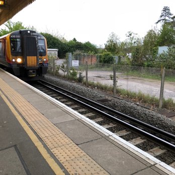 Fareham Railway Station - Train Stations Near Me - Fareham, HAM