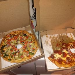 Arguably some of the best pizza in Indy! Fresh toppings and a great menu selection! 10/10 recommend and will be going back for more!