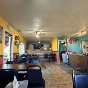 El Maguey - Indoor seating - Mexican Near Me - Porterville, California El Maguey - Indoor seating - Mexican Near Me - Porterville, California
