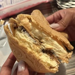 Taiyaki ice cream sandwich chocolate flavored Taiyaki ice cream sandwich chocolate flavored