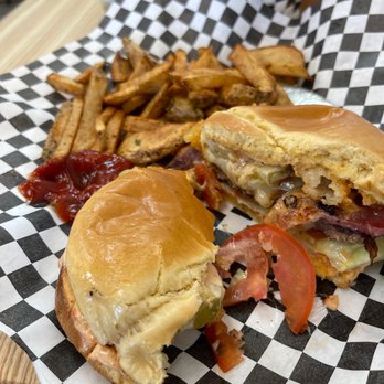 Mom’s Kitchen - Chipotle Bacon Burger heavennnn - Mexican Near Me - Henderson, Nevada Mom’s Kitchen - Chipotle Bacon Burger heavennnn - Mexican Near Me - Henderson, Nevada