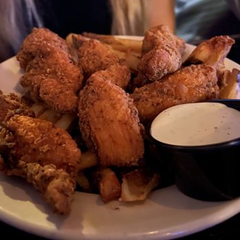 Jackson Ave Pub - tenders - Burgers Near Me - Naperville, Illinois