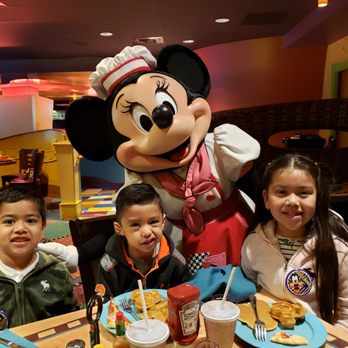 Goofy's Kitchen - Kids love it that's all that matters - American Near Me - Anaheim, California