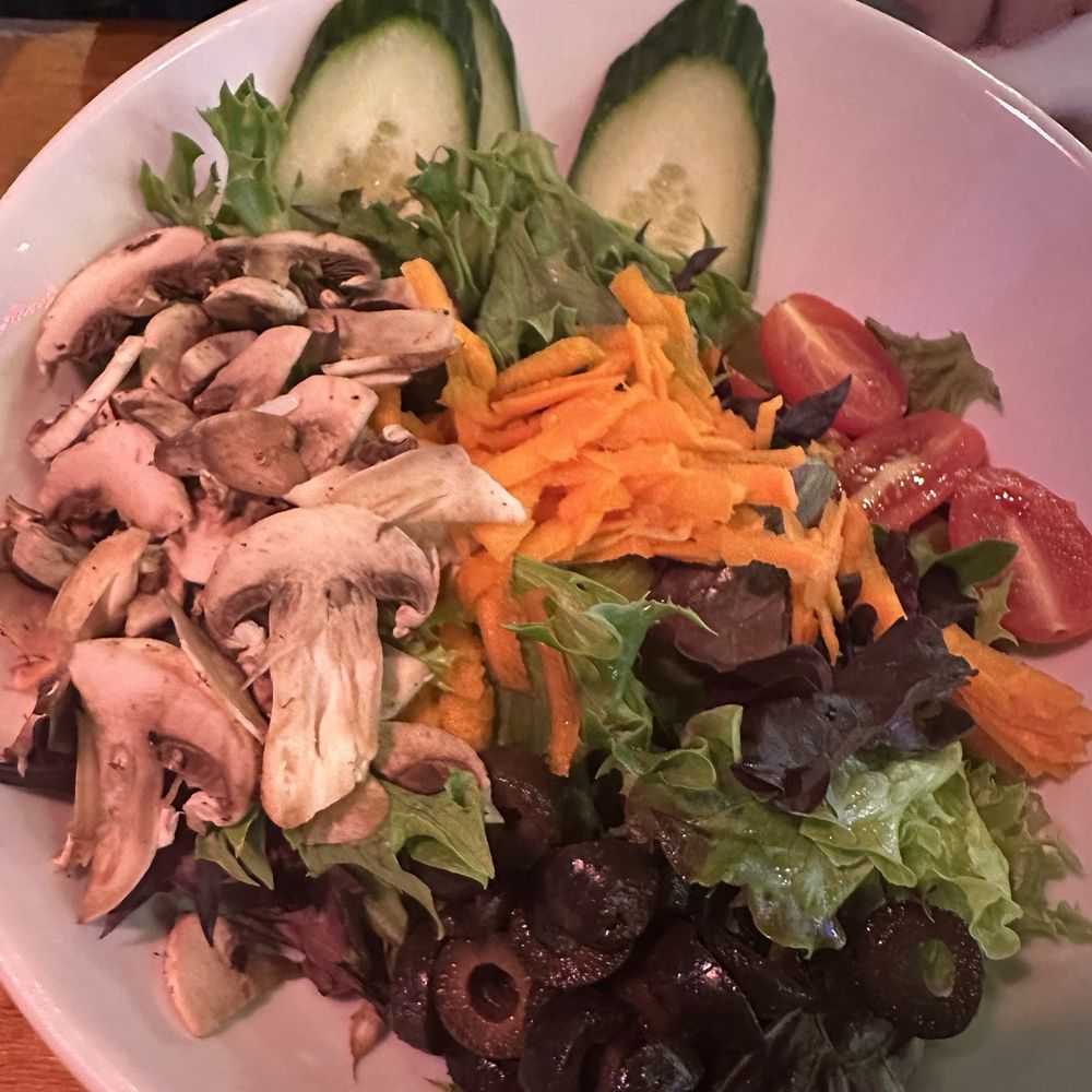 Geddy's - Geddy's Garden Salad - Seafood Near Me - Bar Harbor, Maine
