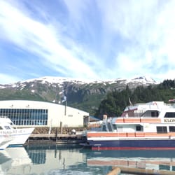 Alaska Cruise Transportation - Whittier cruise terminal + mountains