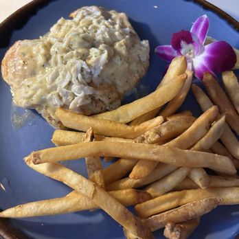 Jetty's Waterfront Restaurant - Grilled grouper oscar - Seafood Near Me - Jupiter, Florida