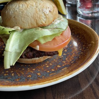 Currents at The Riverhouse - Burger - New American Near Me - Bend, Oregon Currents at The Riverhouse - Burger - New American Near Me - Bend, Oregon