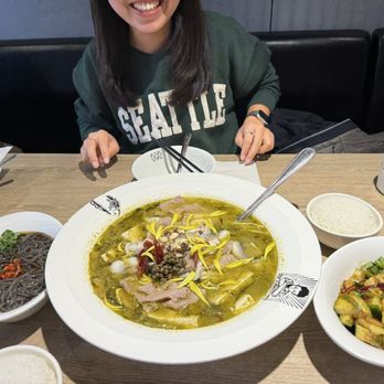 B2J Tasty Pot - Chinese Near Me - Boston, Massachusetts